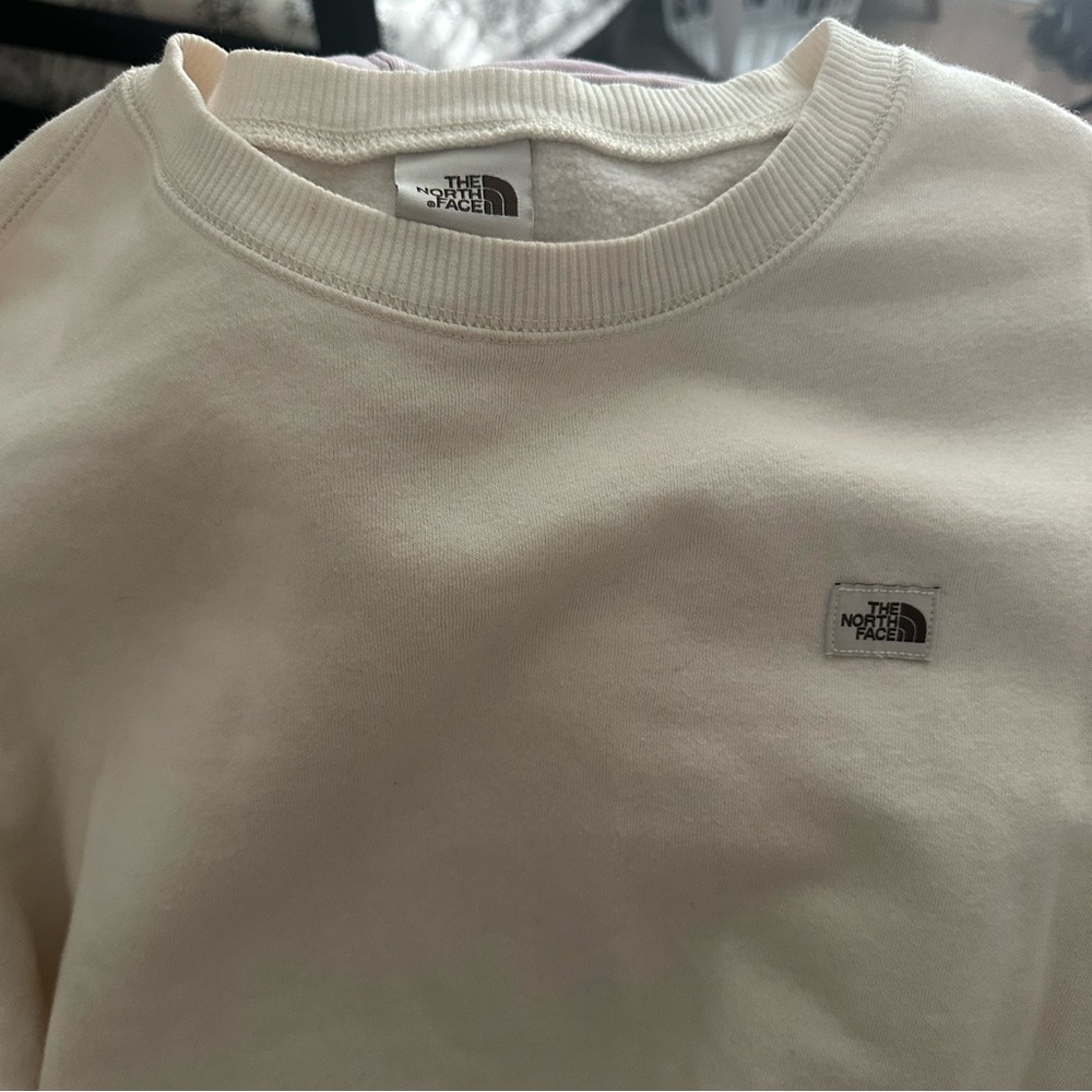 Women’s crewneck sweatshirt